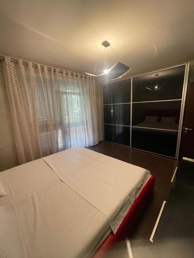 Luxury Apartment City Centre Tirana Bagian luar foto