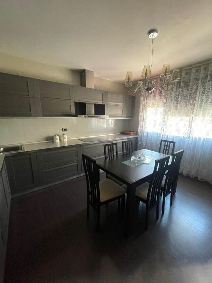 Luxury Apartment City Centre Tirana Bagian luar foto