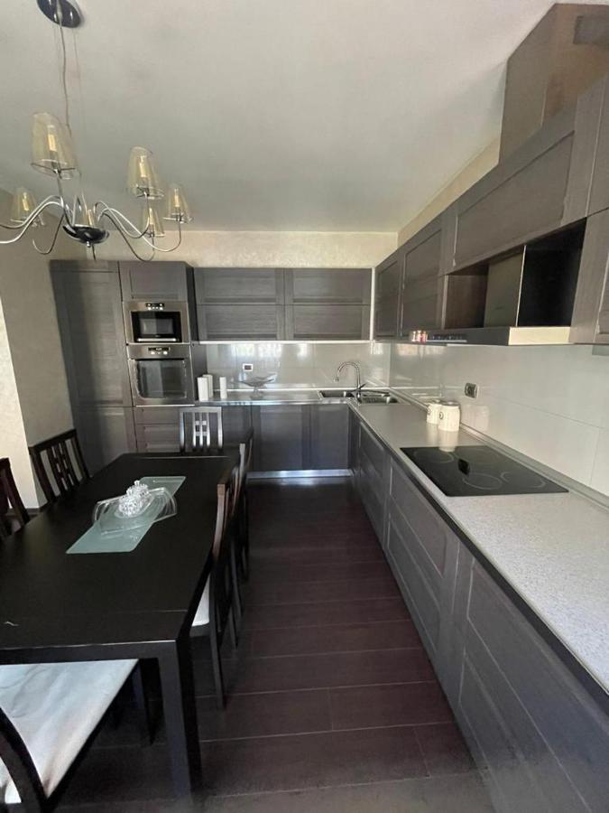 Luxury Apartment City Centre Tirana Bagian luar foto